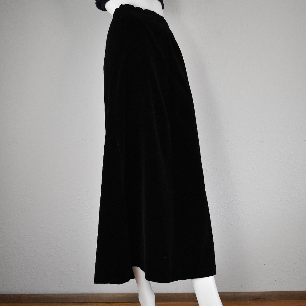 Vintage Black Velvet High Waisted Skirt
